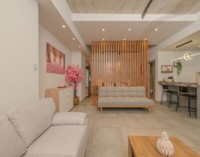 Pink Season Apartment in Piraeus