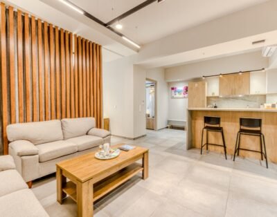 Shiny Santorini Apartment in Piraeus