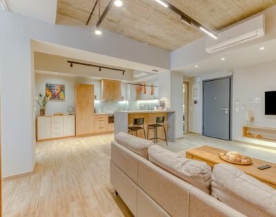 African Adventure Apartment in Piraeus